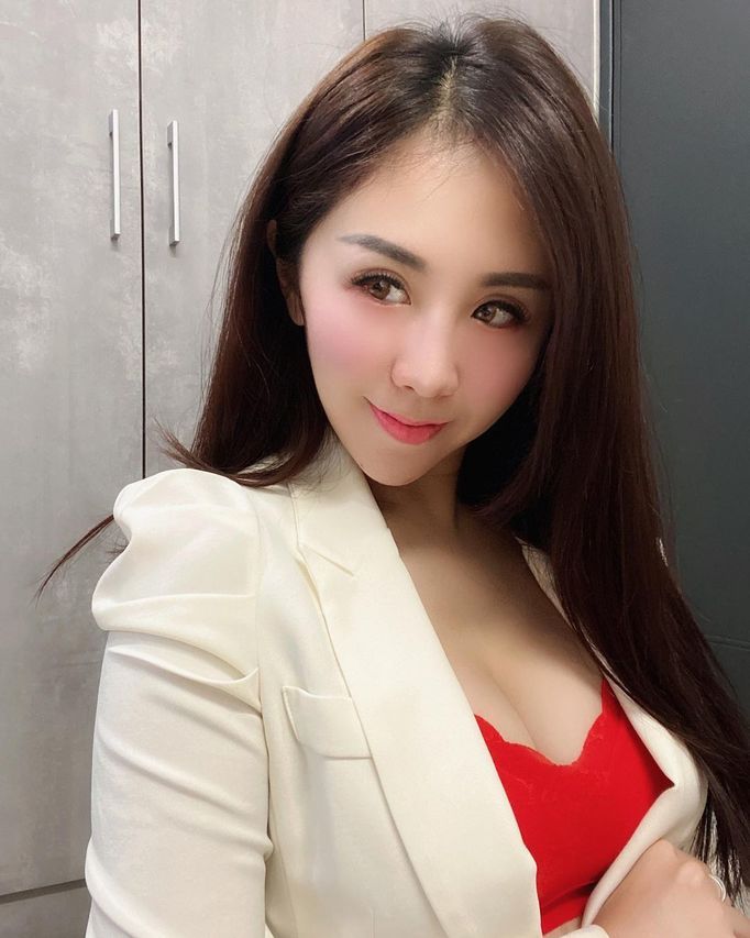 Serena芳芳（Nissan朱芳嬿）个人资料介绍-3CD