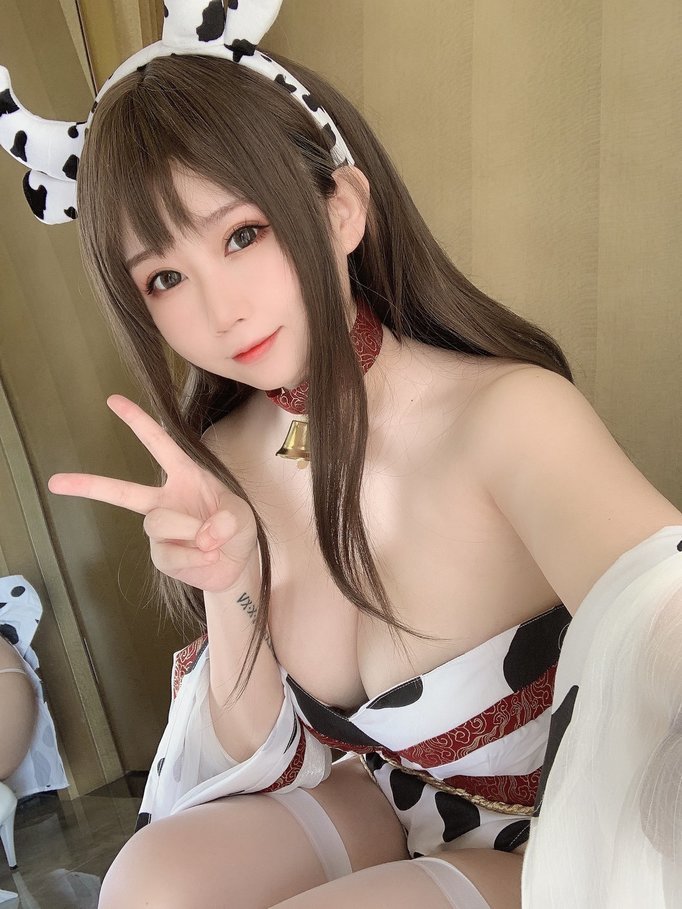 是依酱呀个人资料介绍